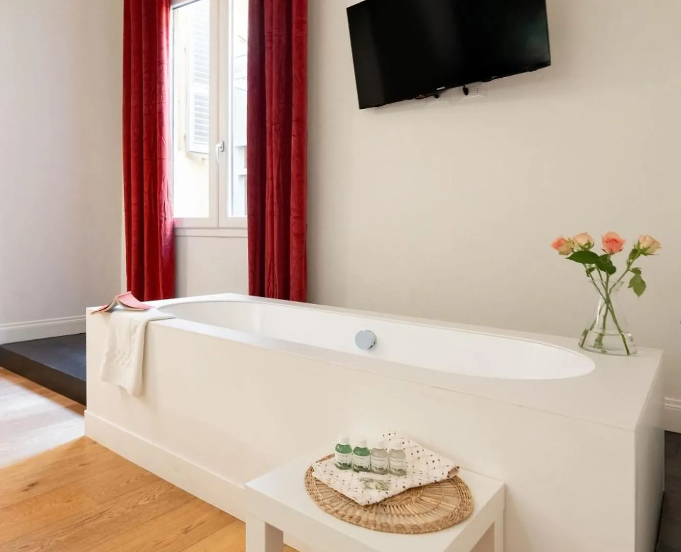 Tb-One Bedroom Luxury Apartment In The Fashion District Florence Italy