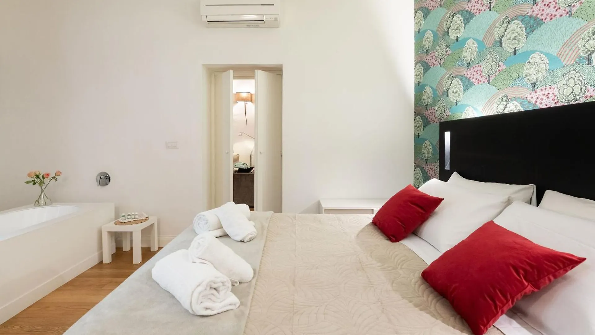 Tb-One Bedroom Luxury Apartment In The Fashion District Florence Italy