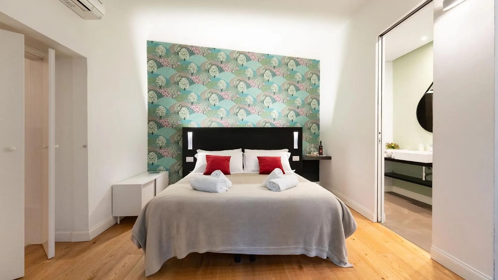 Tb-One Bedroom Luxury Apartment In The Fashion District Florence 0*,  Italy