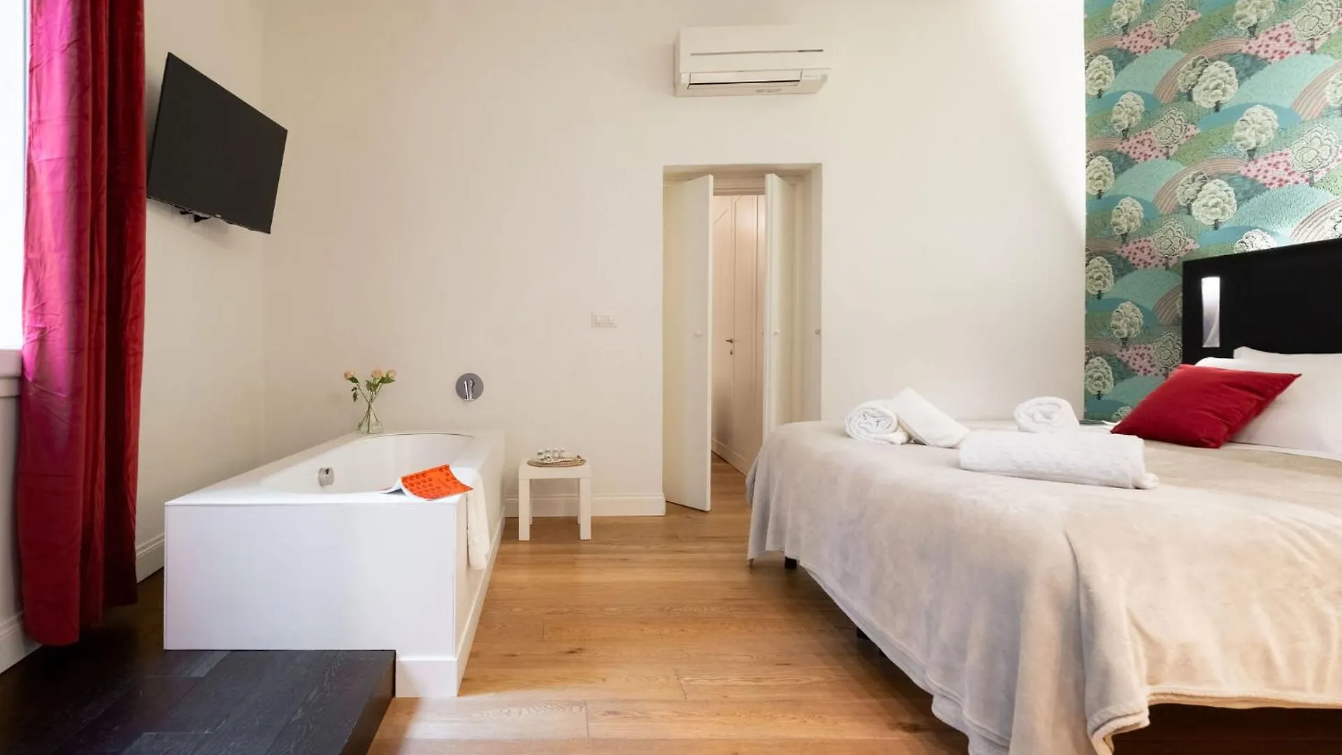 Tb-One Bedroom Luxury Apartment In The Fashion District Florence 0*,  Italy