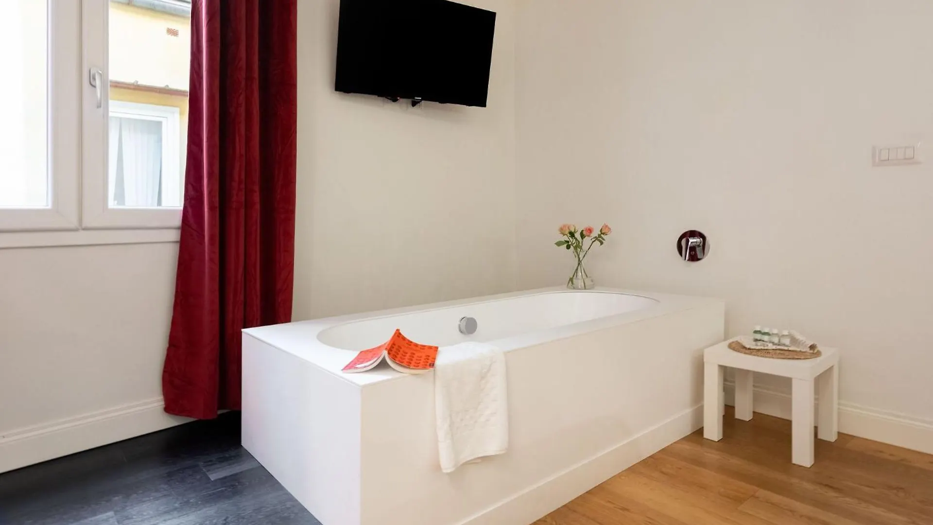 Tb-One Bedroom Luxury Apartment In The Fashion District Florens